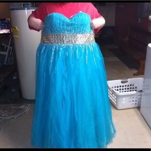 Dress (prom)